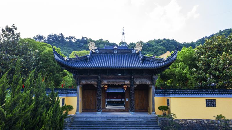 Yuyao Lingyan Temple