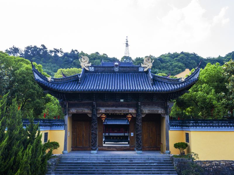 Yuyao Lingyan Temple