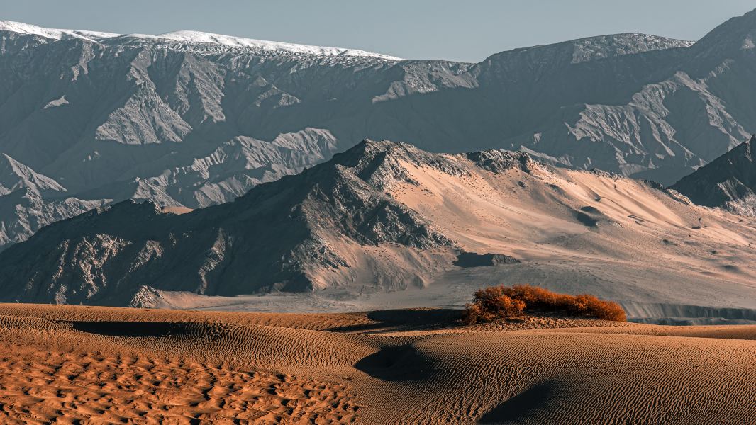 Hotan to Golmud Flights