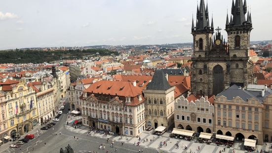 提恩教堂，俗称魔鬼教堂，是捷克首都布拉格老城区的代表建筑，自