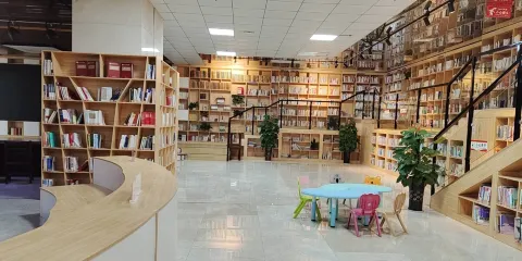來賓市圖書館（總館）