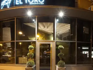 El Toro Restaurant & Bar