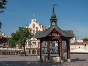 Ein Brunnen auf dem Reichshofer Markt