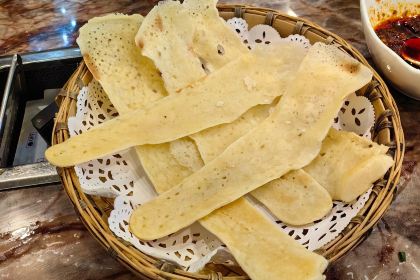 鲁朗纳麦石锅鸡庄园