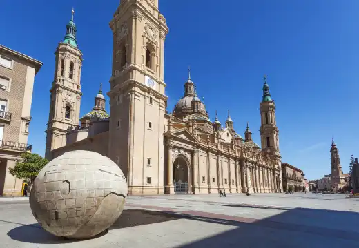 鄰近聖柱廣場的酒店