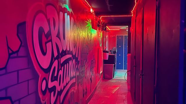 LE CRUNCH SAUNA/BAR AMBIANCE MASCULIN