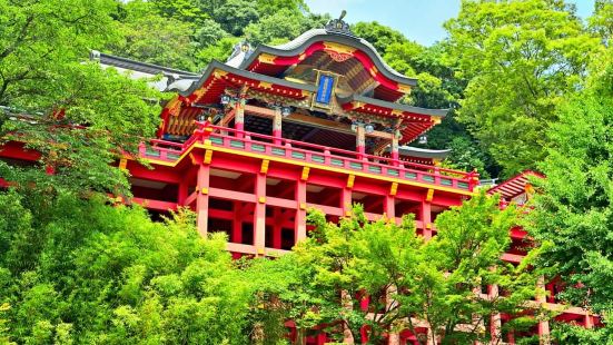 祐德稻荷神社位于佐贺县鹿岛市，是日本三大稻荷神社之一，每年有