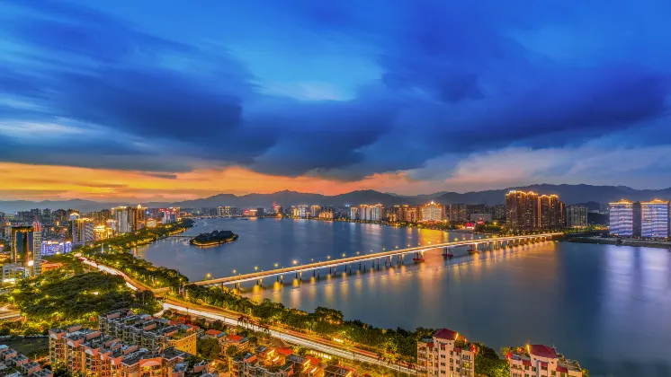 Горячие источники Отели в г. Лумэнь