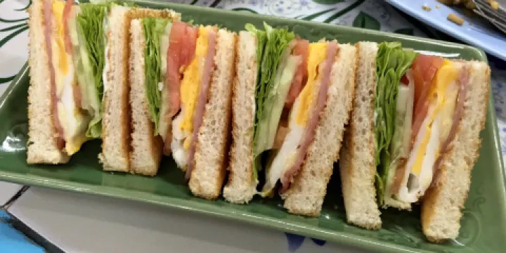 Sailomjoy Restaurant (Thapae)