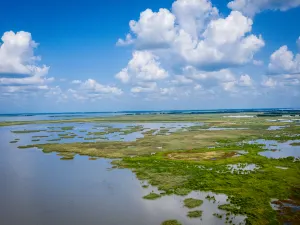 Lianhuan Lake Hot Spring Scenic Area