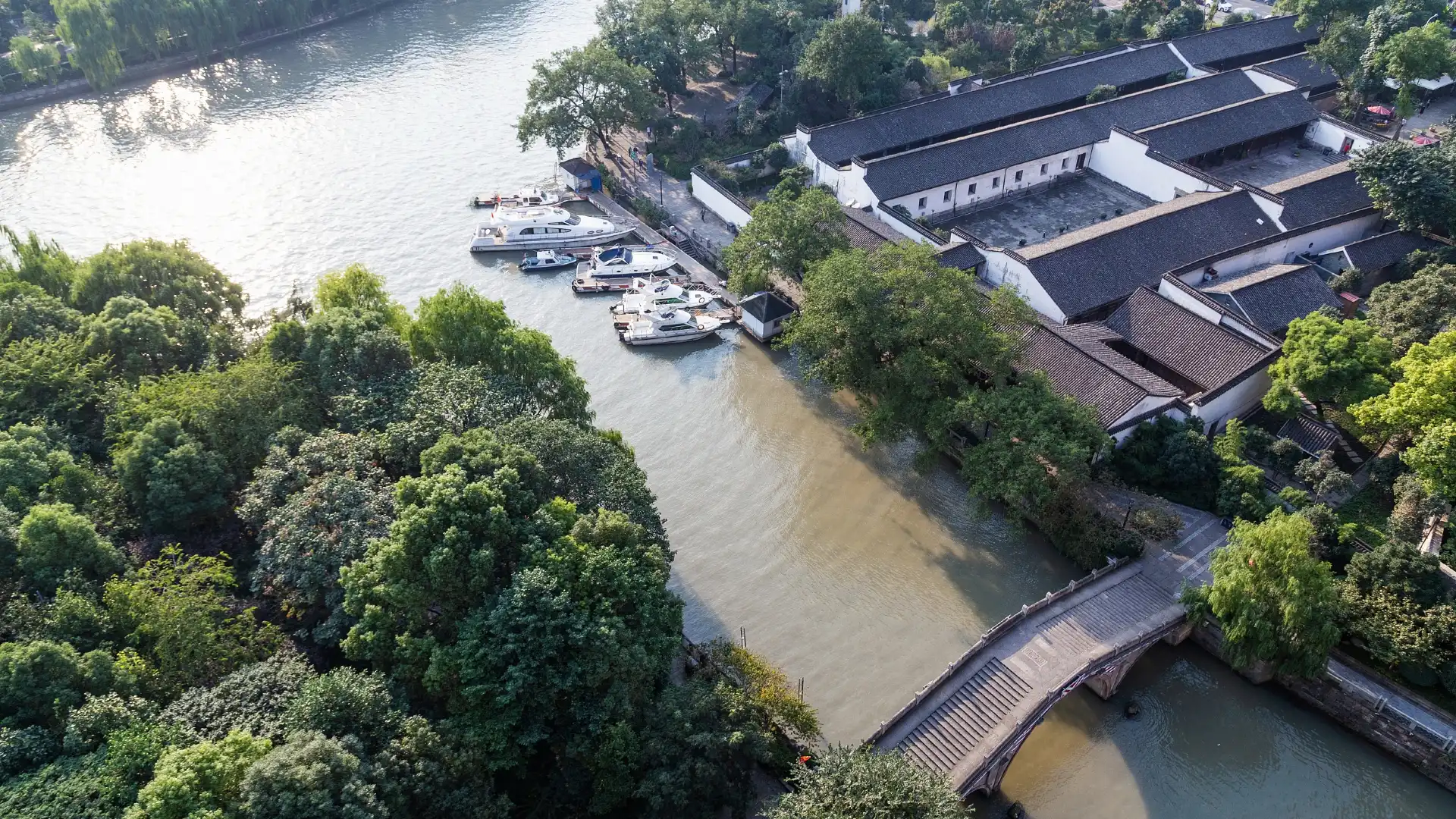 โรงแรมใกล้อุทยานโบราณสถานภูอี้คัง