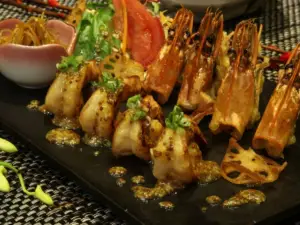 耕海日本料理(万达华府店)