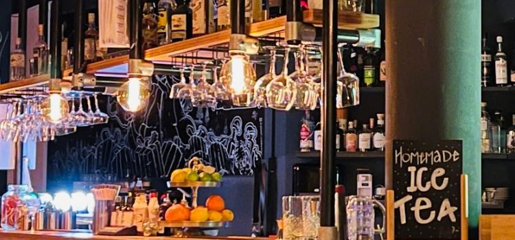 Bibliothek Bar