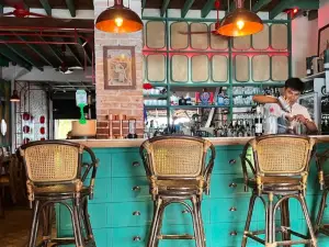 Tangor Restaurant Bar & Lounge