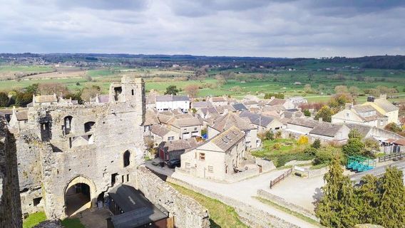 Middleham Castle