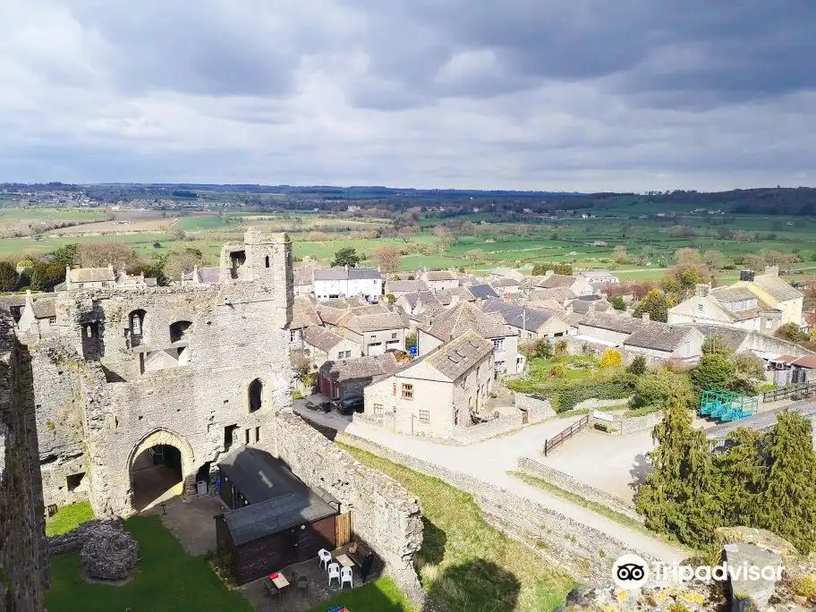 Hotels near Middleham Castle