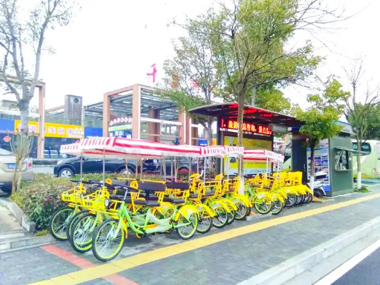 Hotels near Thousand Island Lake round-the-island cycling