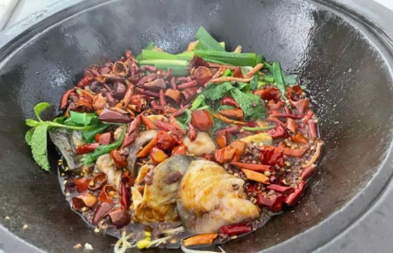 仙湖生態石鍋魚餐廳