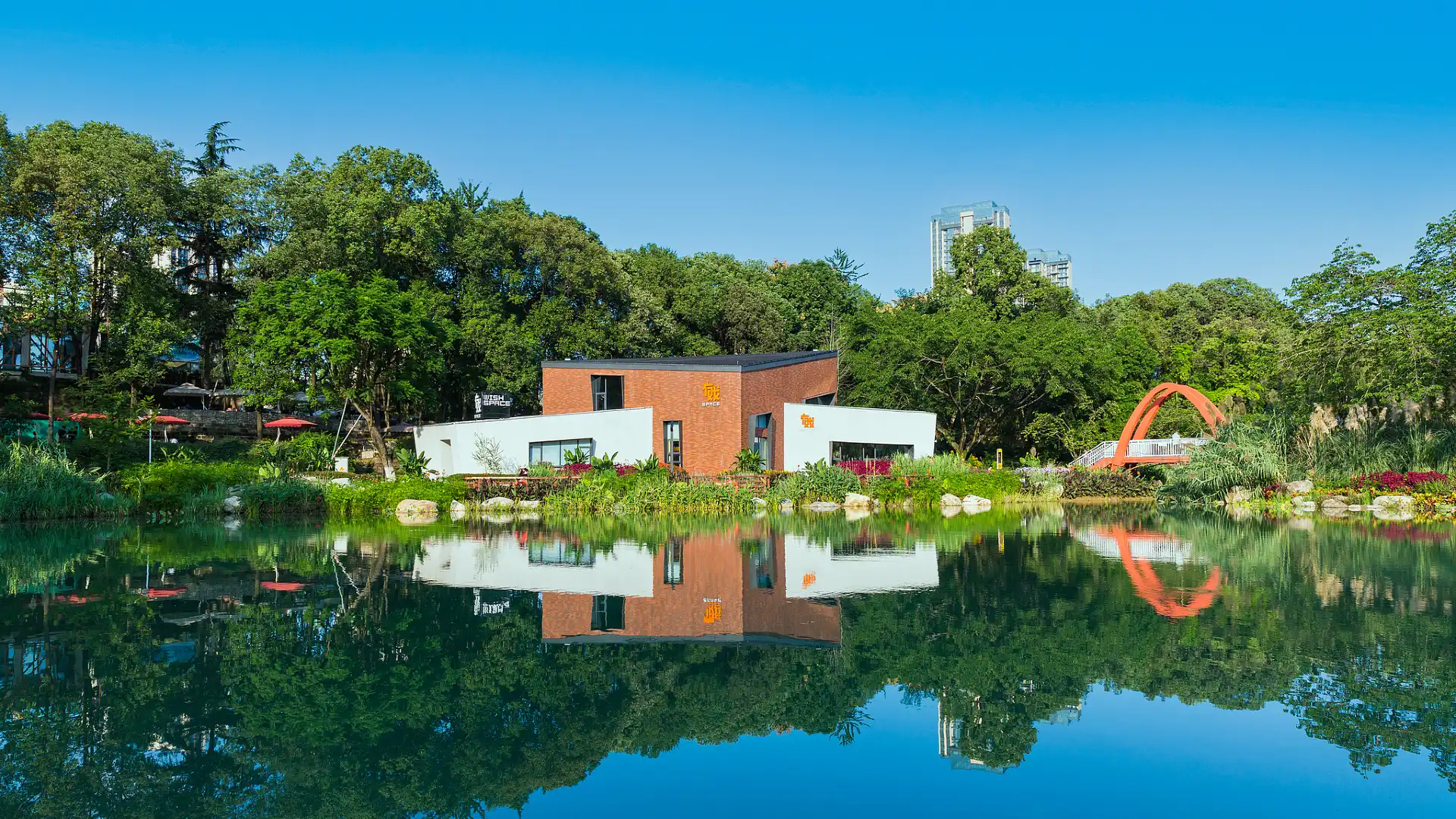 Hotels near Xinhua Park