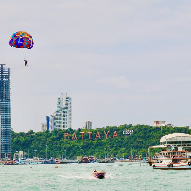 Parasailing at Pattaya