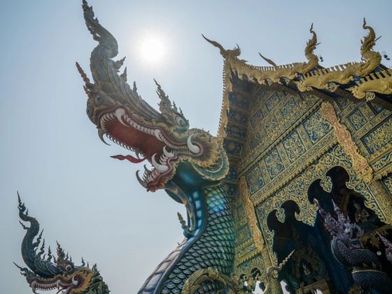 Wat Rong Suea Ten (Blue Temple)