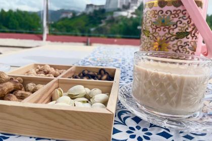 拉萨雪莲花观景酒店·雪莲花观景藏餐厅