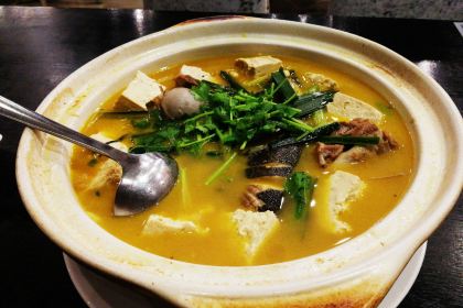 河畔春天时尚餐厅