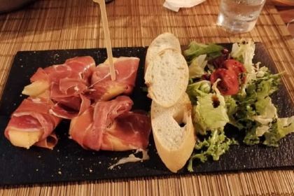 Good Vibes cocktail bar and restaurant