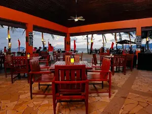 BREEZE BEACH CLUB