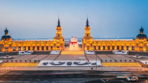 Giant Snowmen in Harbin attraction in Harbin