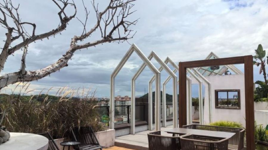 天空之城·全景旋转餐厅