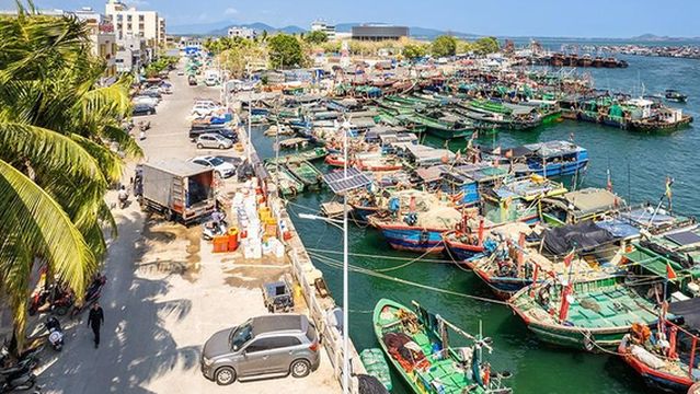Danjia Floating Fishing Wharf