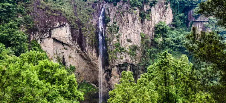 Hotels near Qingtian Railway Station