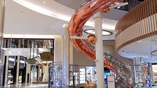 你以为新濠只有摩天轮 是也不是 摩天轮在新濠影汇 而新濠天地