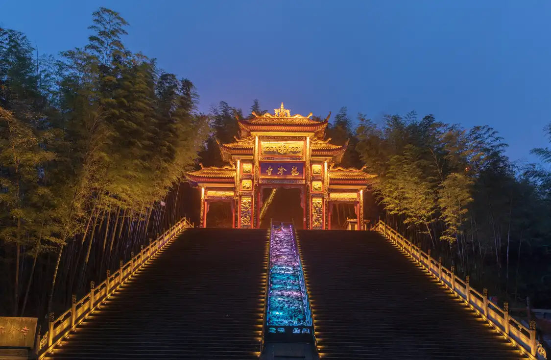 Hotels near Longyinsi