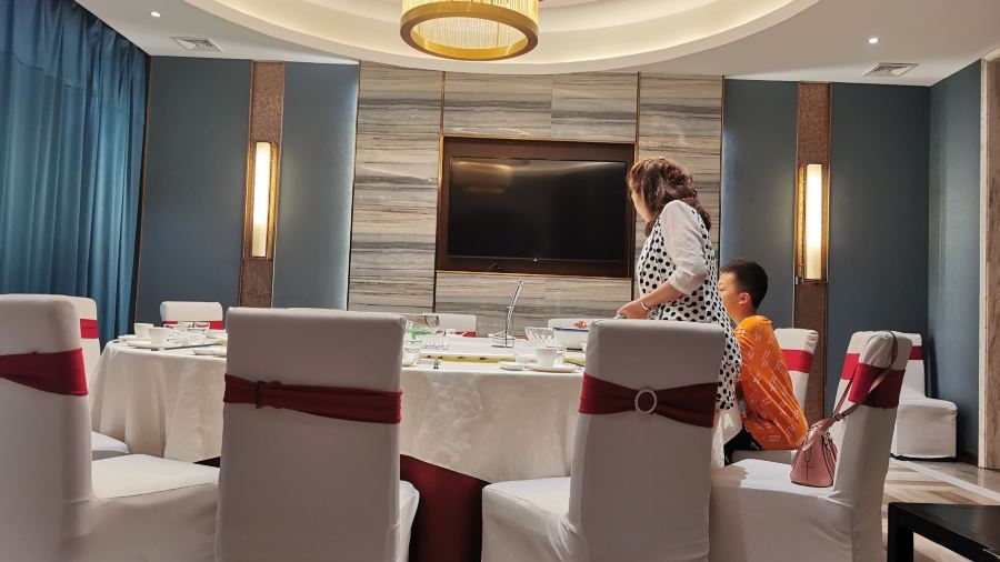 天外天餐饮连锁(华新店)