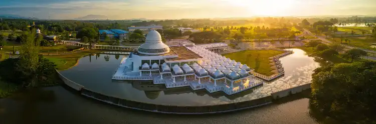 pasarmalam First Garden附近的飯店