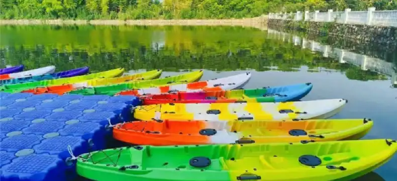 Hotels in Qin County