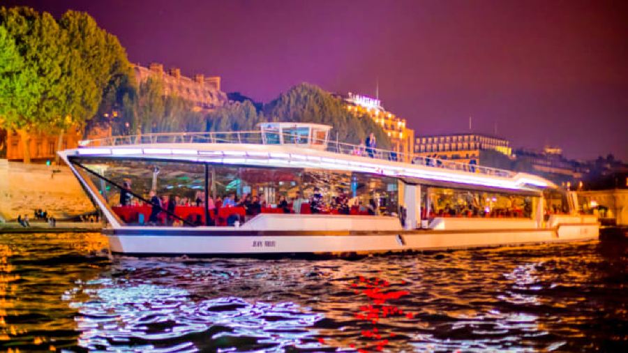 Bateau Mouches Restaurant