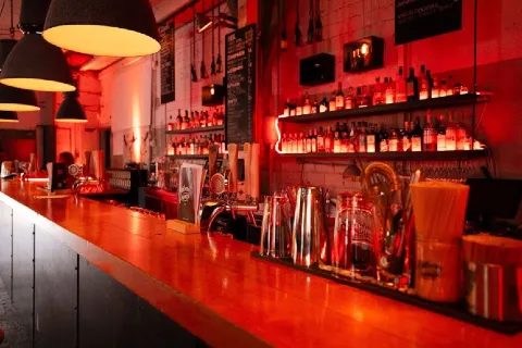 Amboss Rampe Bar