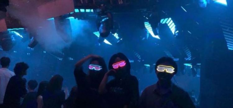 102 PARTY ROOM