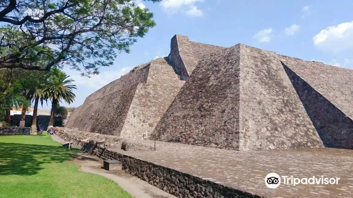 Hoteles cerca de Zona Arqueológica Tenayuca I