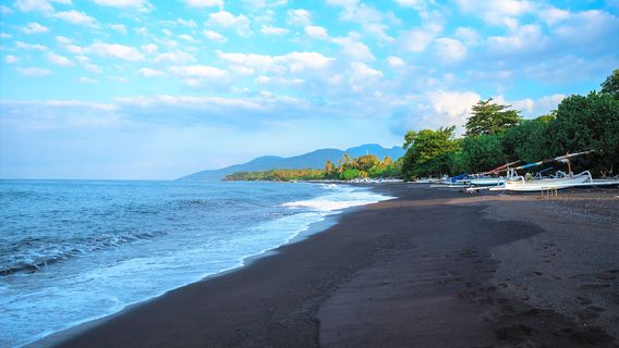Black Sand Beach