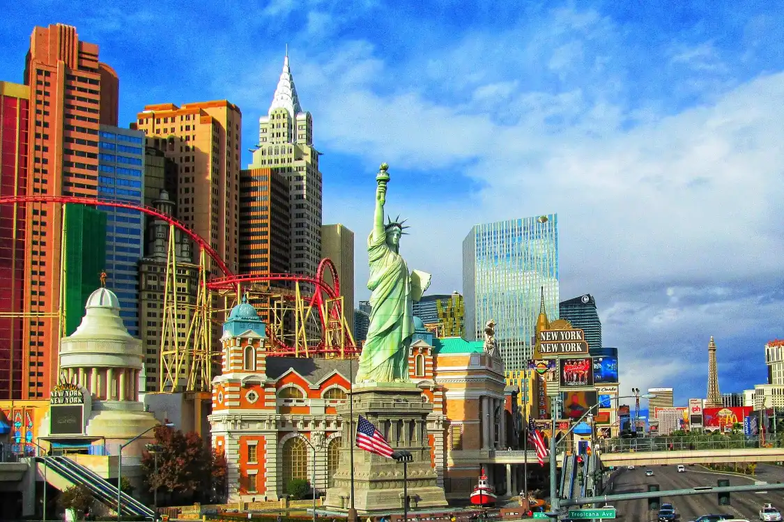 Hotels near Replica Statue of Liberty