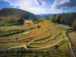 Mayu Valley Hot Spring Town