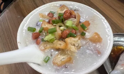西湖驰名艇仔粥