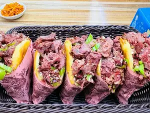 芳姐早点牛肉火烧