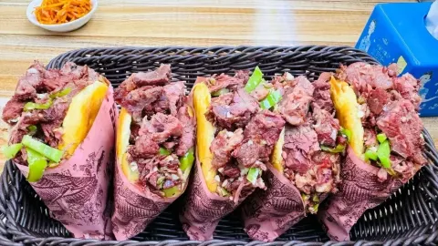 芳姐早点牛肉火烧 in Pingyao County
