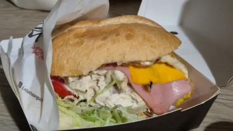 La Lucha Sangucheria Criolla in Lima