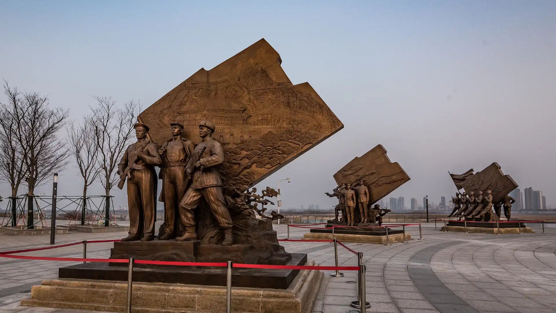 Hotels near Jianjun Sculpture Square
